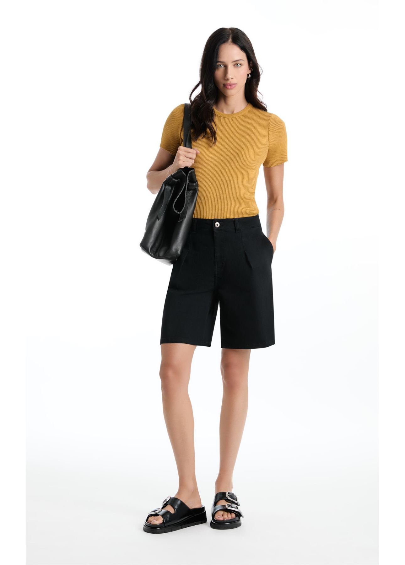 Bermuda First Black Wide Lav. 35 Amaciado