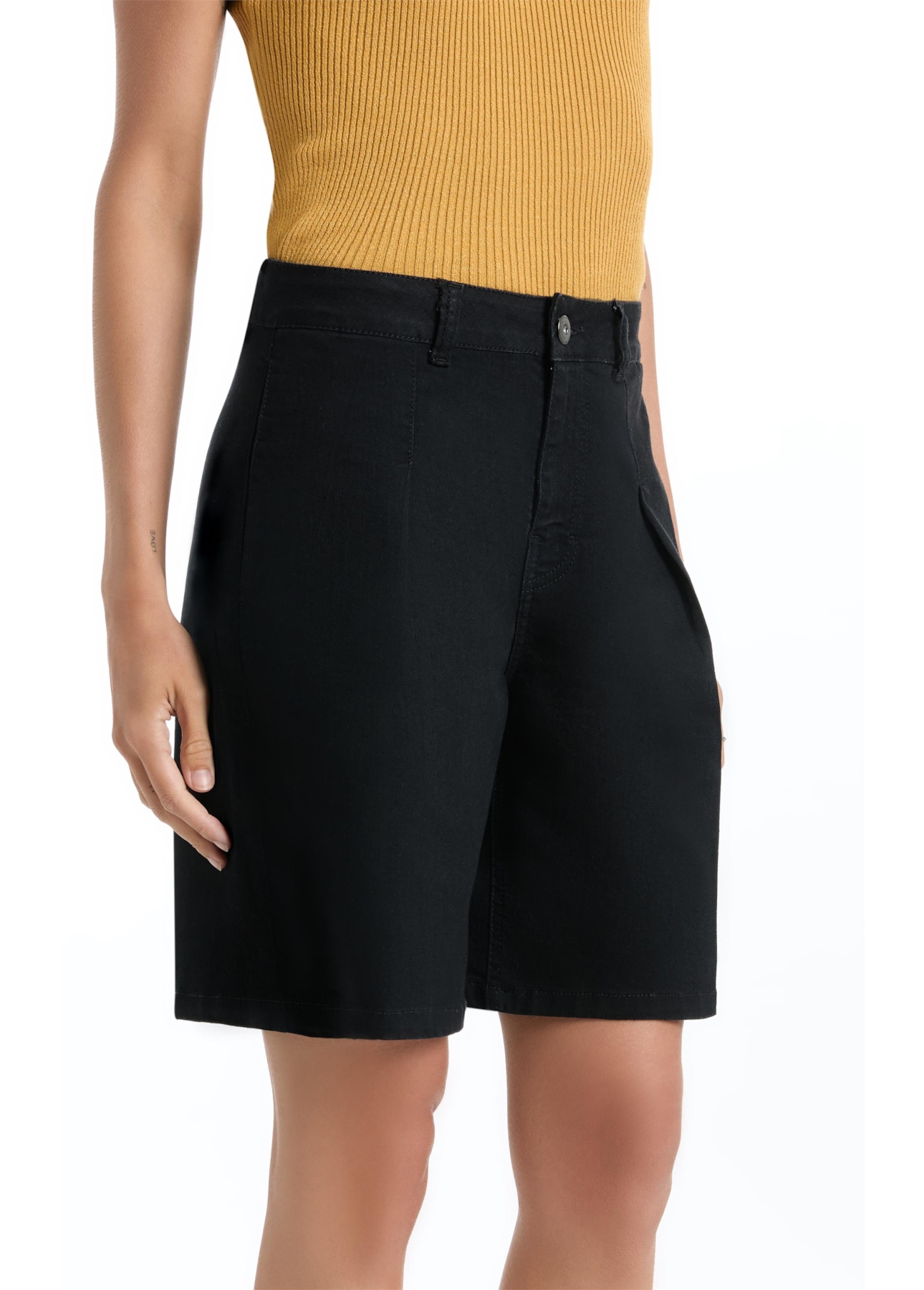 Bermuda First Black Wide Lav. 35 Amaciado