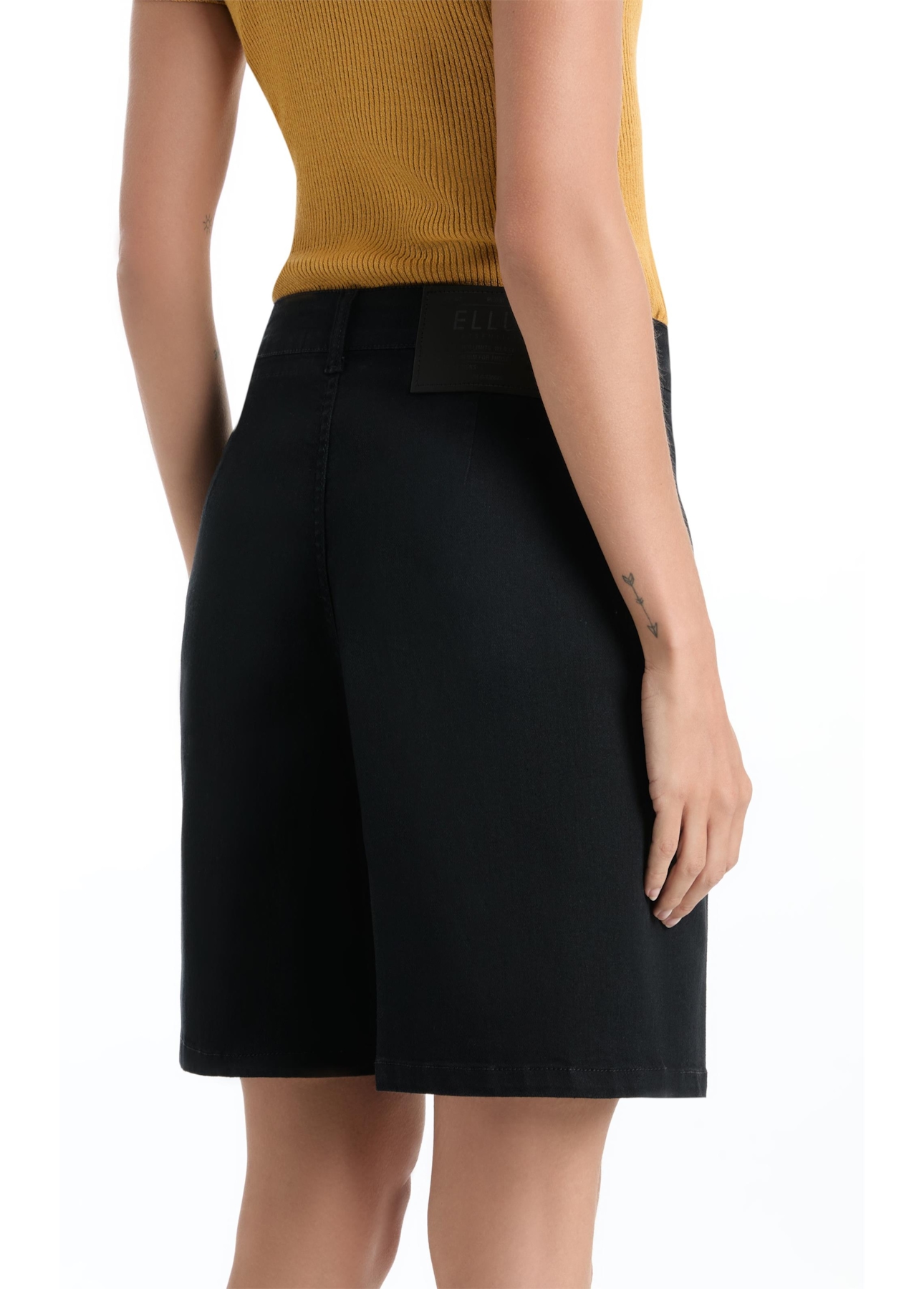 Bermuda First Black Wide Lav. 35 Amaciado