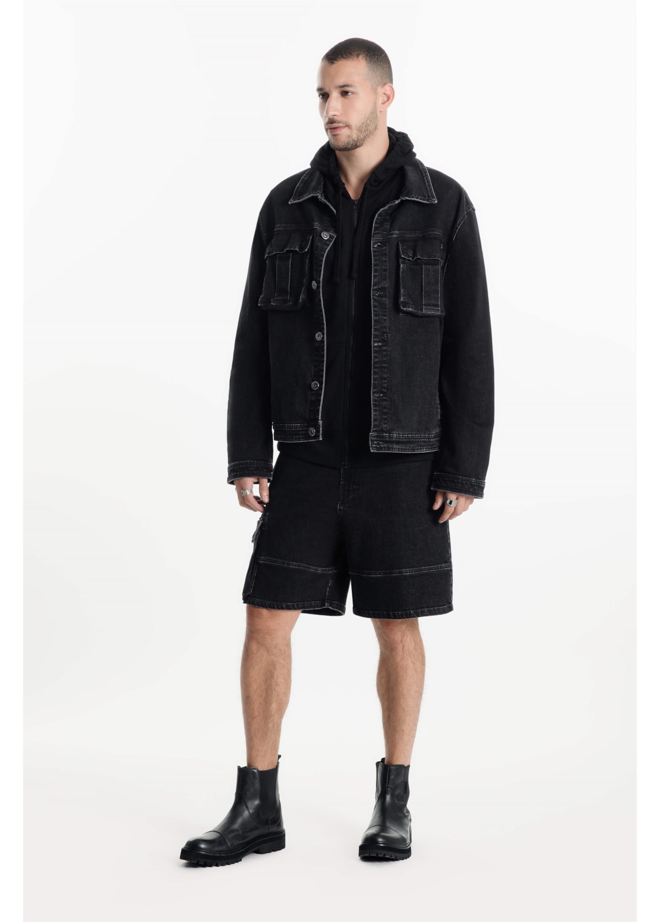 Bermuda Heavy Black Cargo 2001-Lav.Black C/ Luva