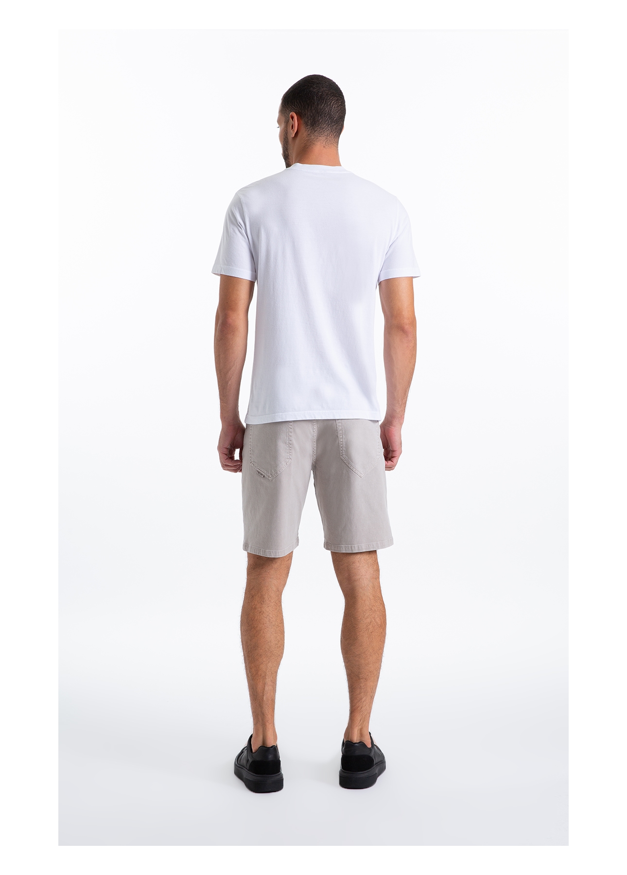 Bermuda Jogging Color Silver i