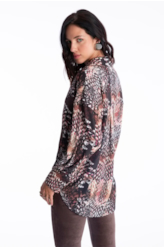Blusa Beta Snake Buttons Estampado 1