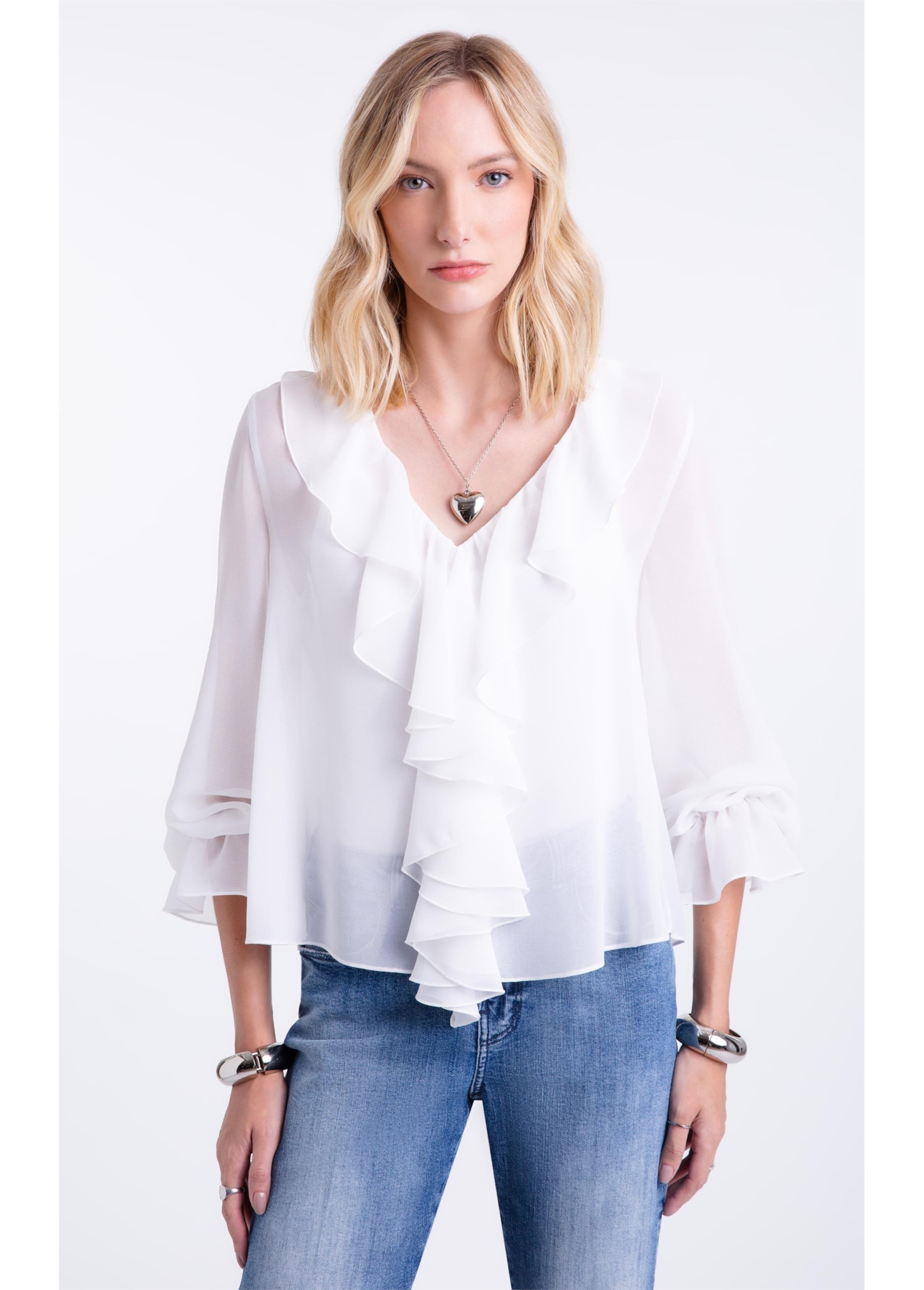 Blusa Chiffon Ruffle Bat Neck Off White