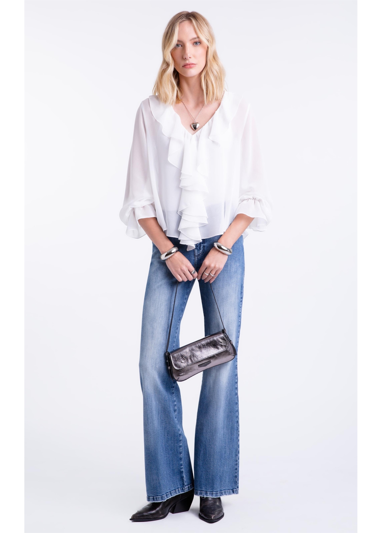 Blusa Chiffon Ruffle Bat Neck Off White