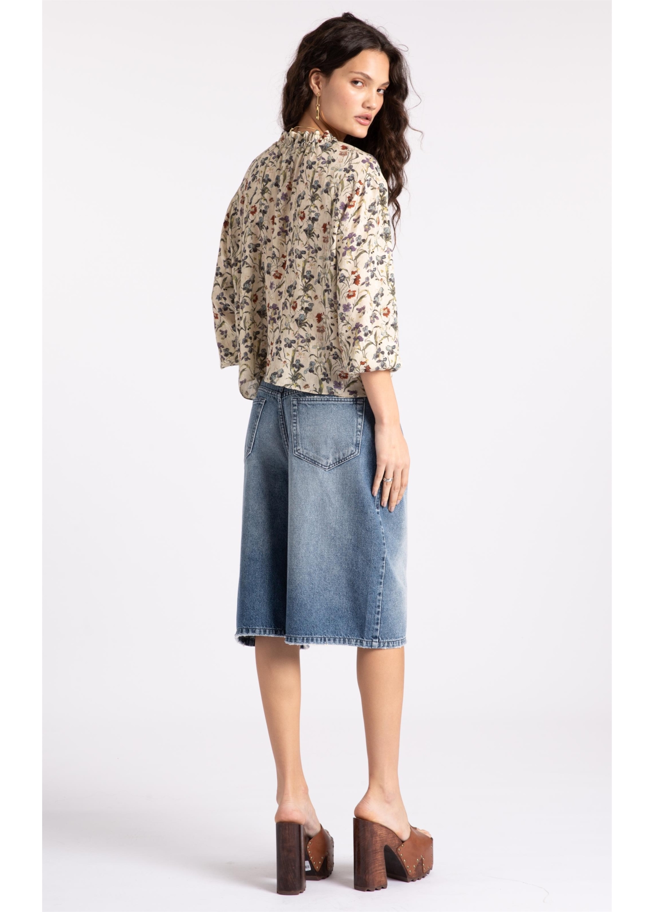 Blusa Floral Rolly Ruffle Areia
