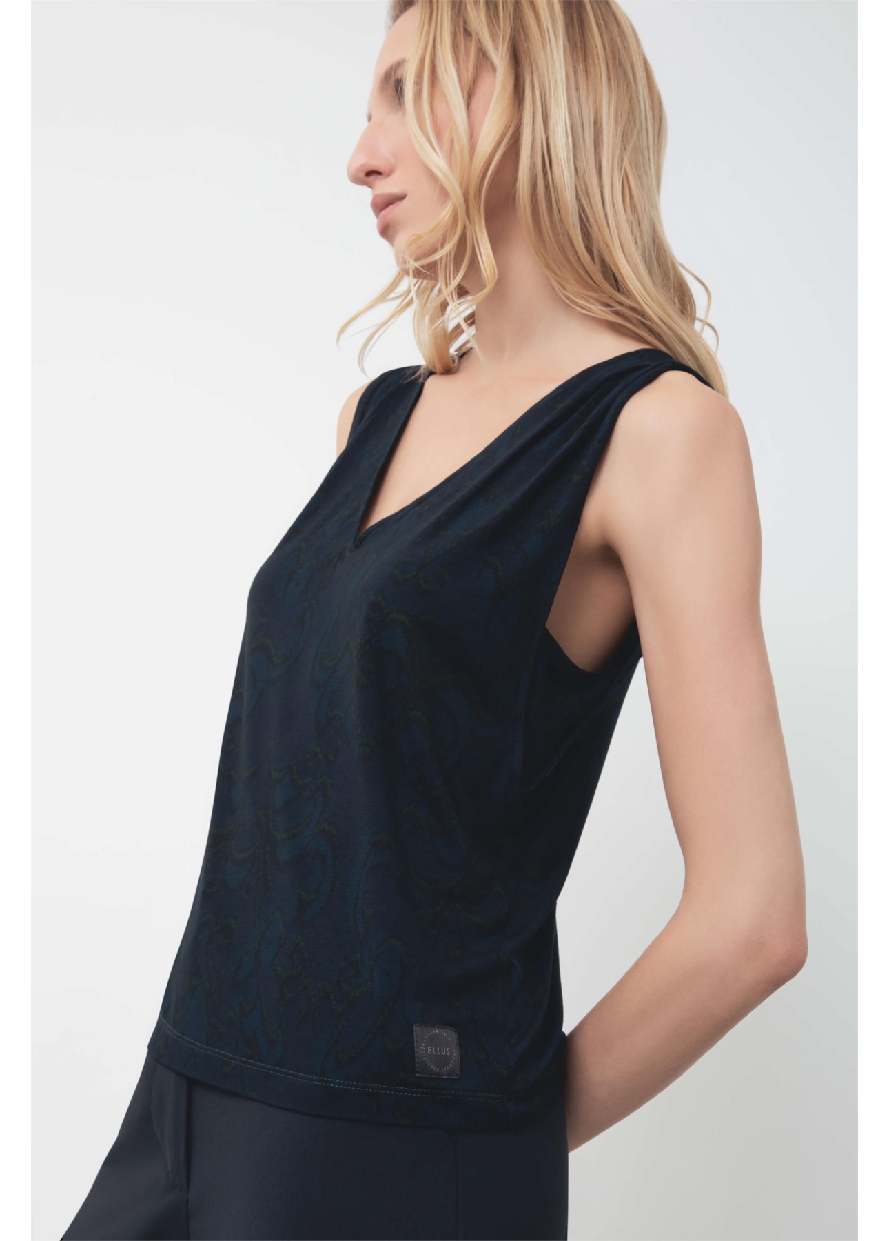 Blusa Ikat Neckline Shirt Padrao 5