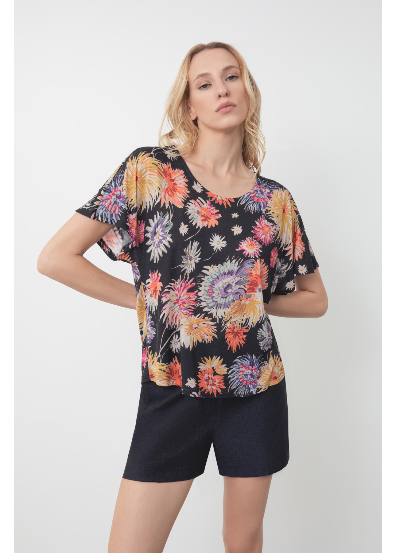 Blusa Jersey Fine Flower Power Oversize Padrao 1 - Est.Preto