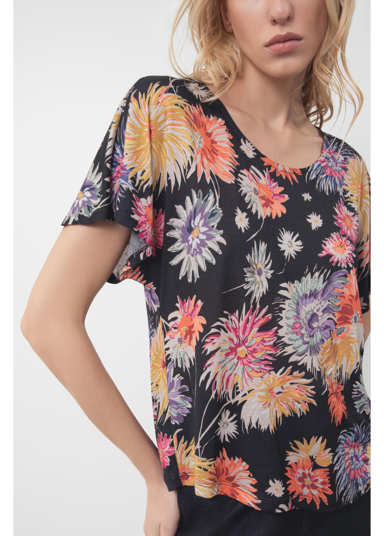 Blusa Jersey Fine Flower Power Oversize Padrao 1 - Est.Preto