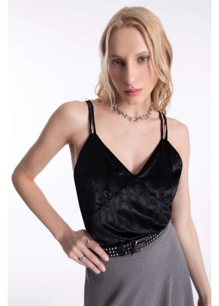Blusa Velvet Embrossed Adjustment Preto