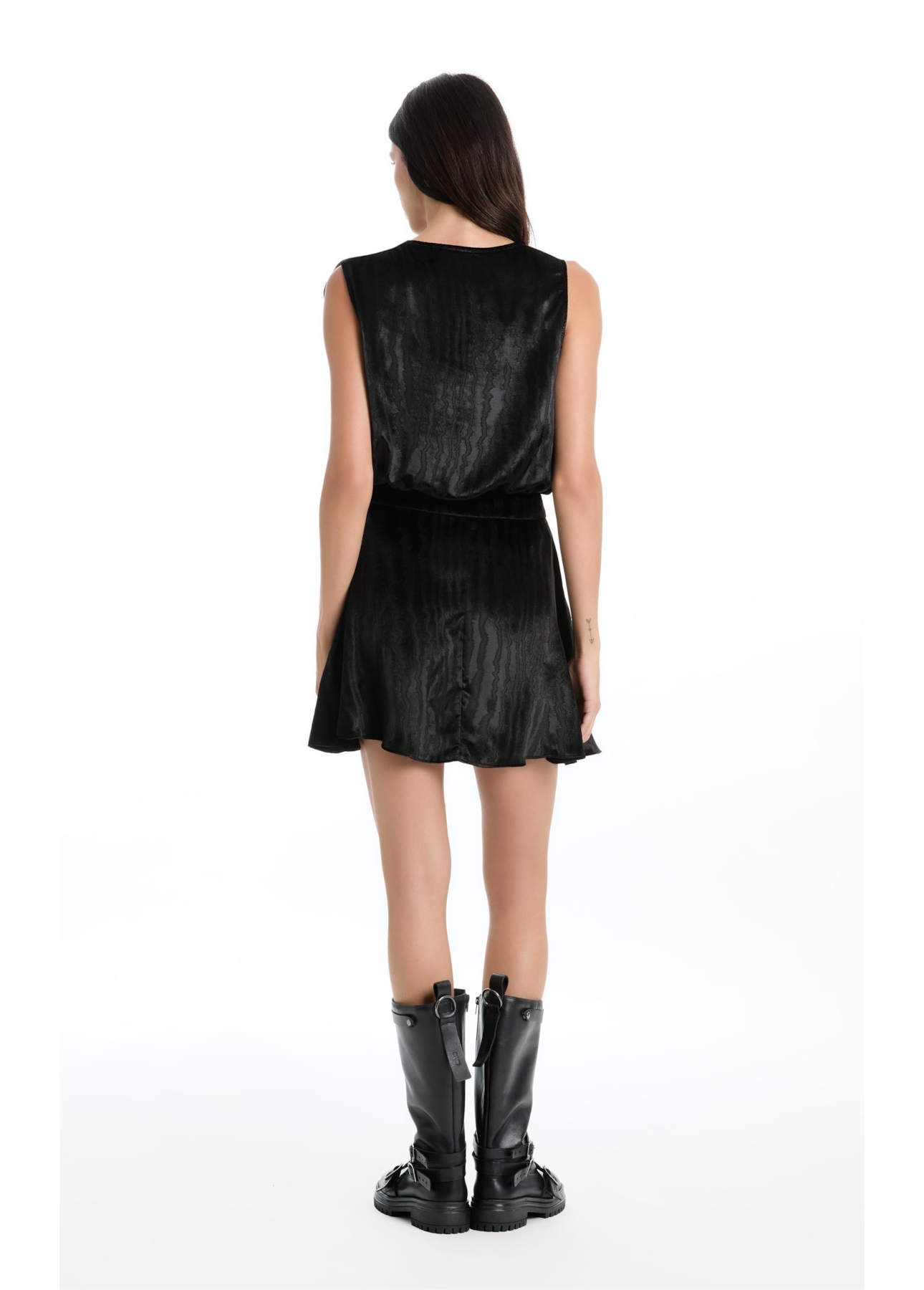 Blusa Velvet Embrossed Preto