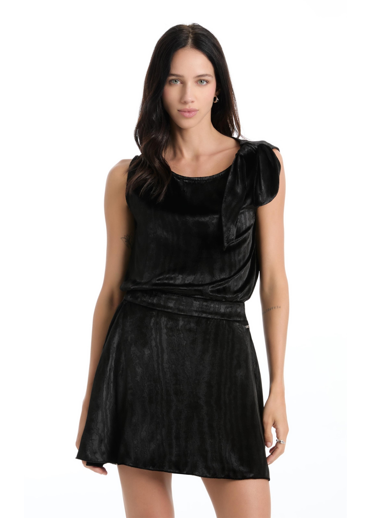 Blusa Velvet Embrossed Preto