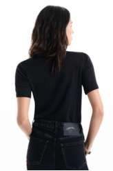 Blusa Visclinho Neckline Preto