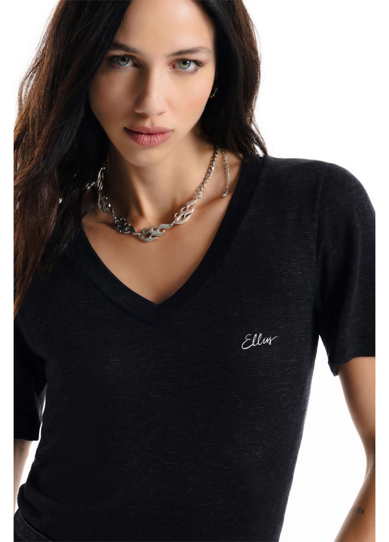 Blusa Visclinho Neckline Preto