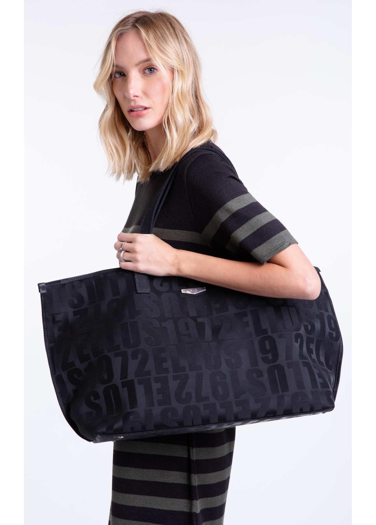 Bolsa Totebag Ellus 1972 Preto