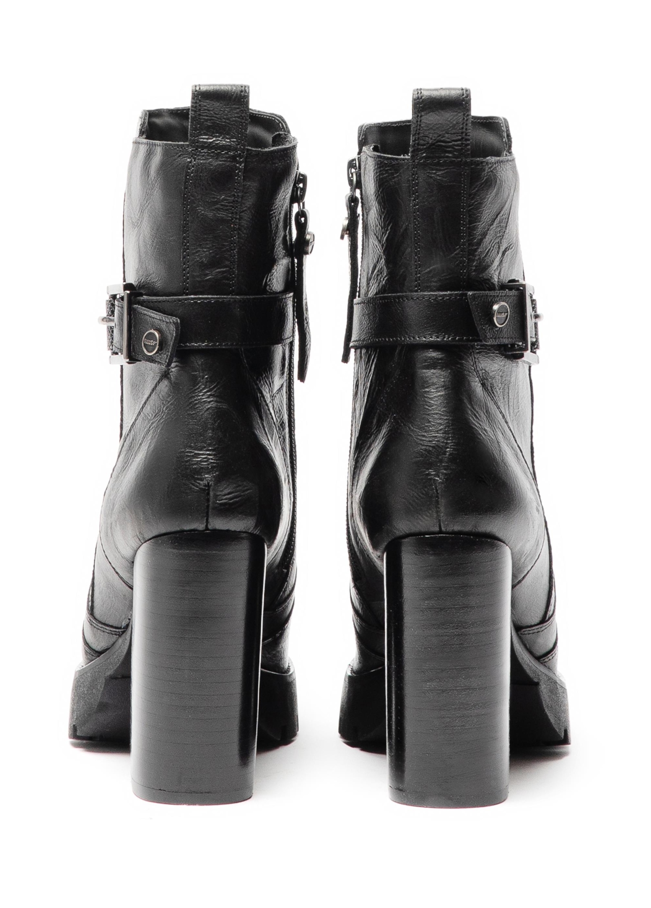 Bota Vivienne Enkle Ellus Preto