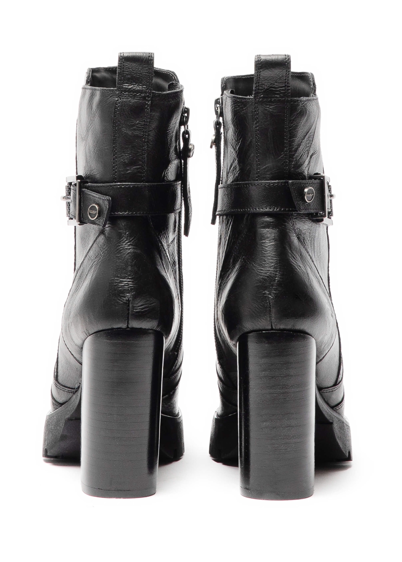 Bota Vivienne Enkle Ellus Preto