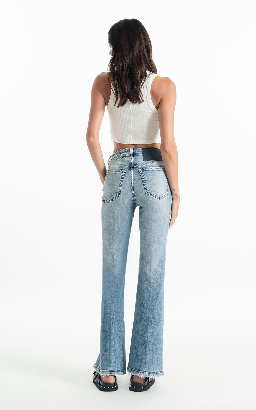 Bermuda Classic Denim Elastic Classic 5 Pocket Lav.Claro C/ Sky