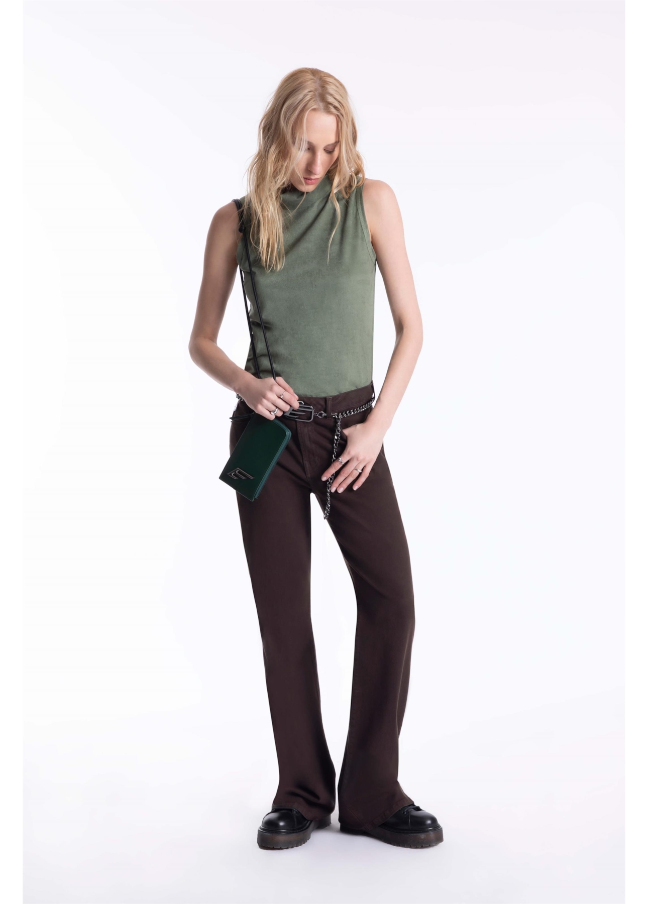 Calça Color Touch Flare Marrom Escuro
