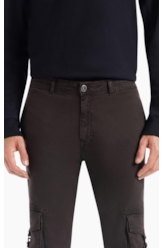 Calça Color Twill Power Slim Cargo Plumbo