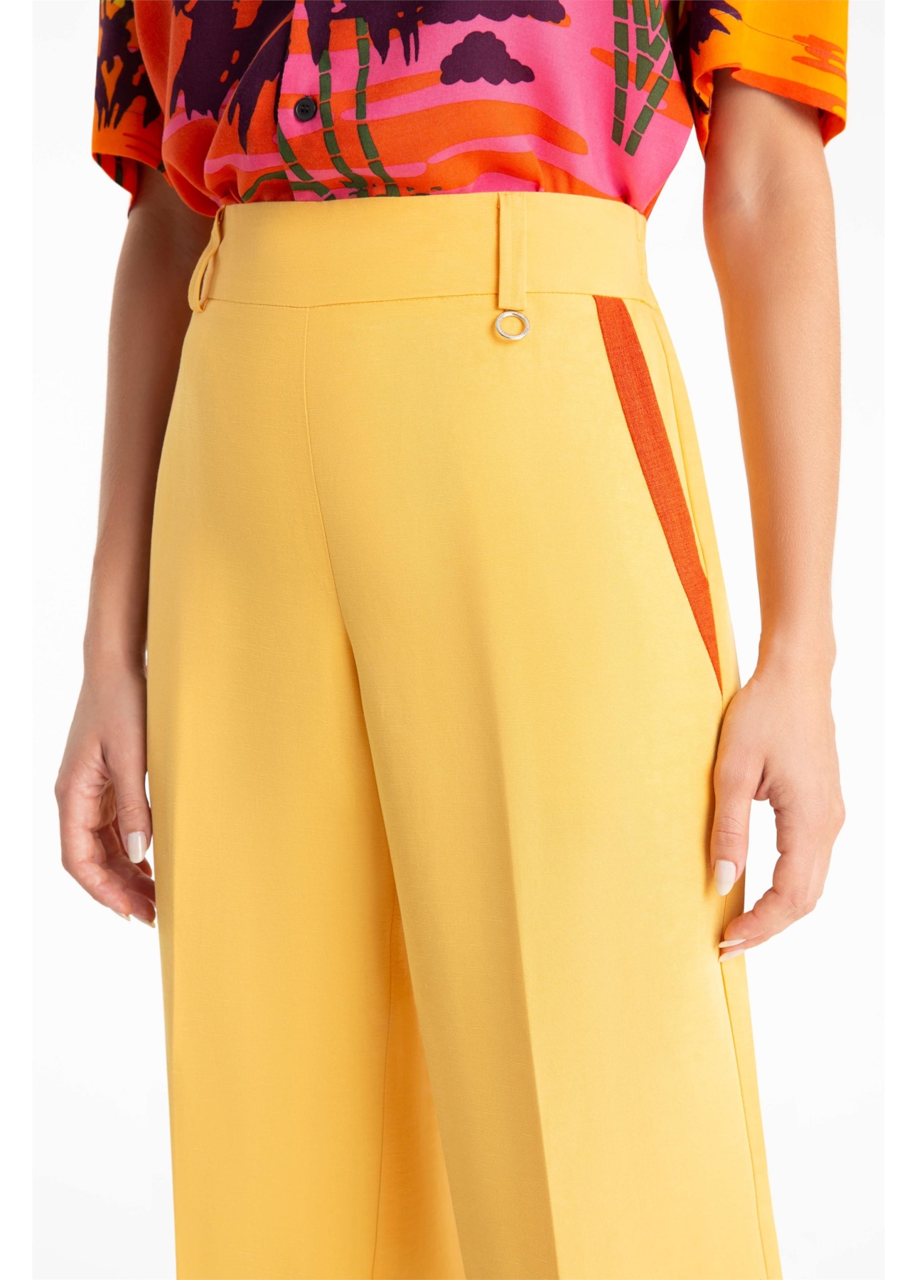 Calça Color Visco Blend Straight Amarelo