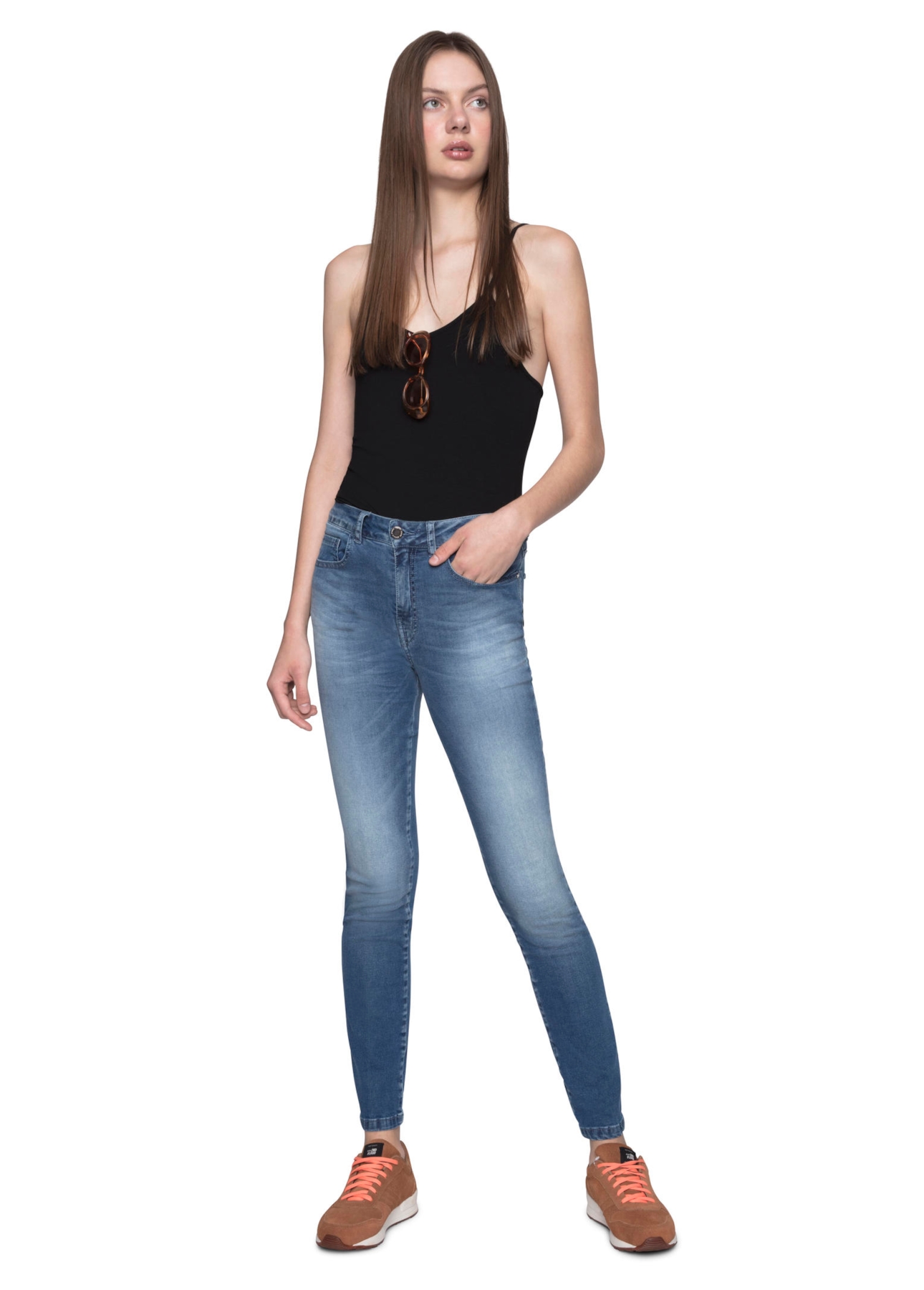 Calça Comfort Super Skinny 832 Lav. Medio C/ Used