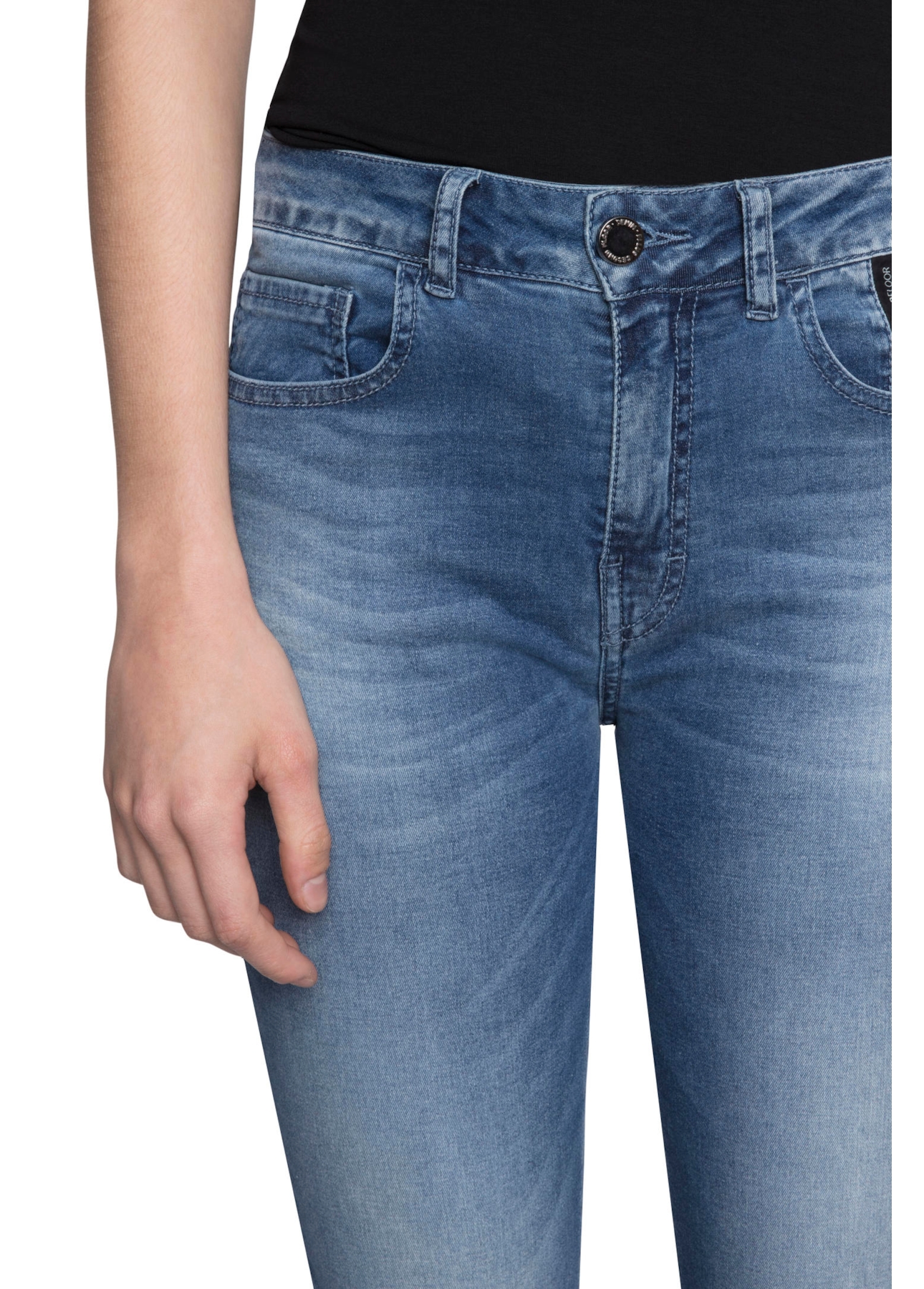 Calça Comfort Super Skinny 832 Lav. Medio C/ Used