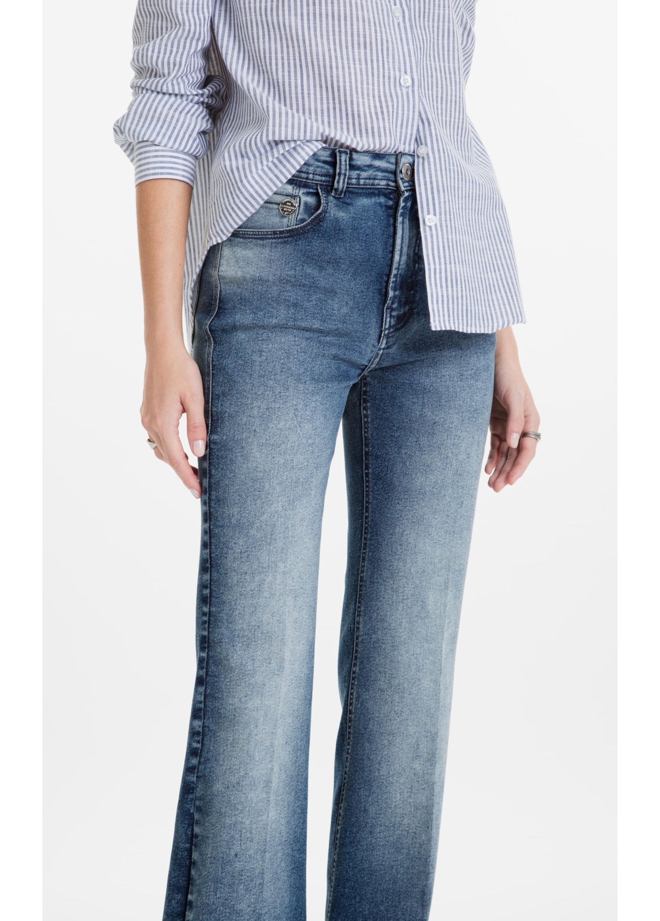 Calça Dusk Elastic Gisele Flare Lav.Medio C/Sky
