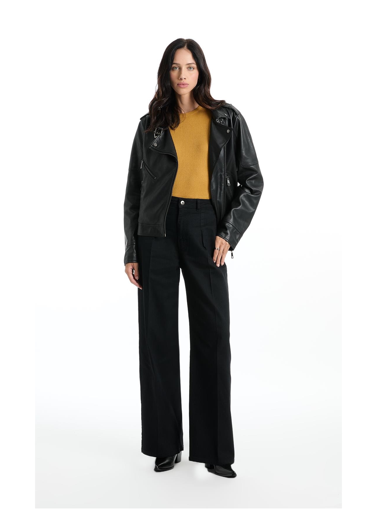 Calça First Black Wide Leg Lav 35 Amaciado