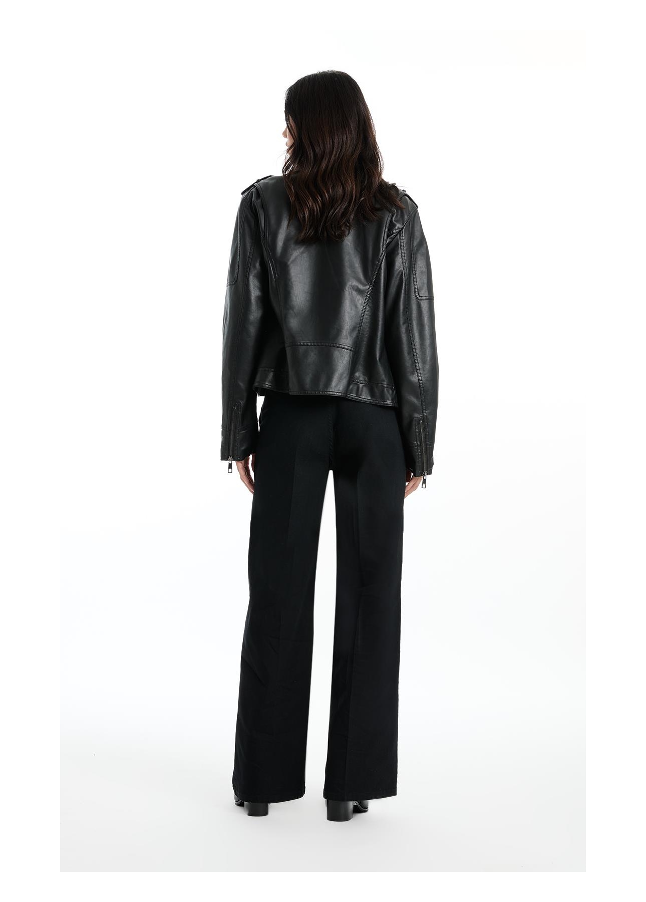 Calça First Black Wide Leg Lav 35 Amaciado