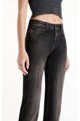Calça Intense Black (Slim) Lav.Escuro C/ Rede e Jato