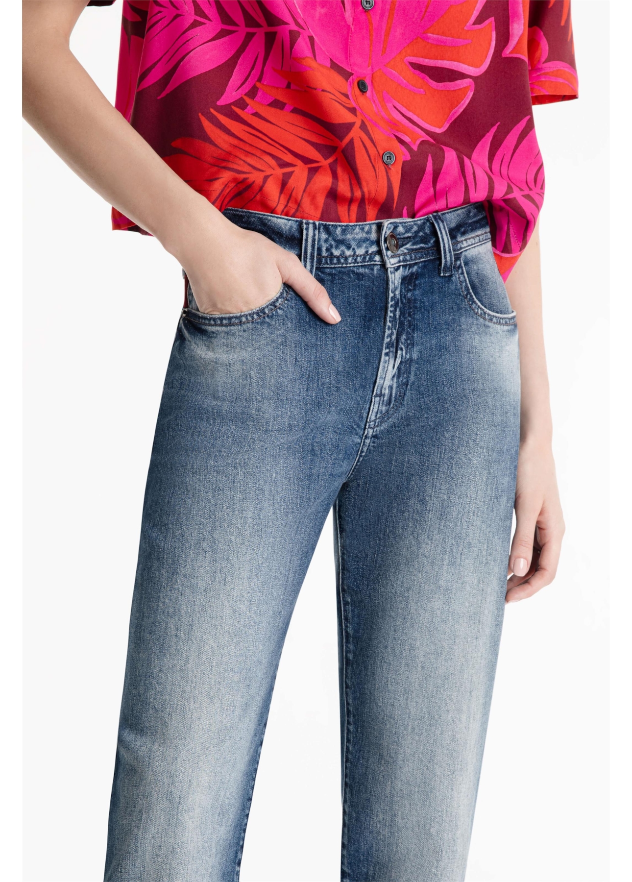 Calça Jeans Dark Sea Elastic Mom 1863-Lav.Medio C/ Grampos