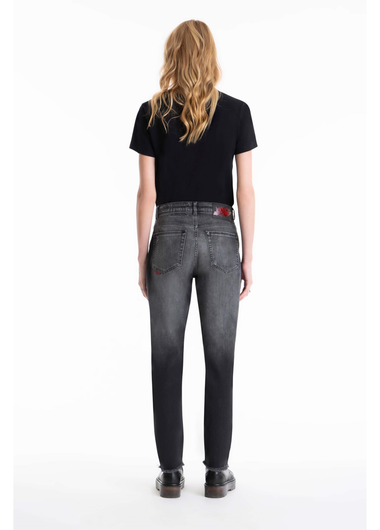 Calça Jeans Intense Black Mom Black