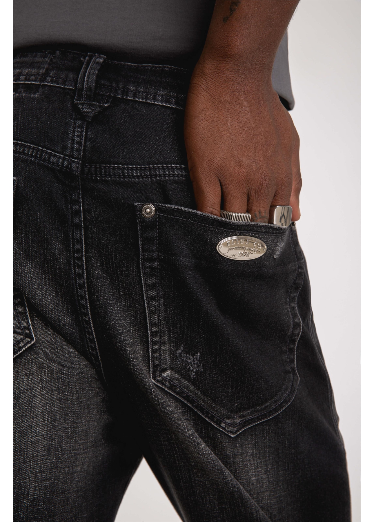 Calça Jeans Intense Black Slim  Lav. Black C/ Cerzidos