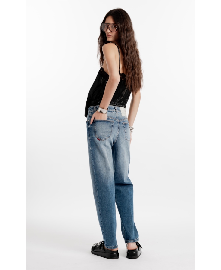 Calça Jeans New Blue Mom Lav.Medio C/ Grampos