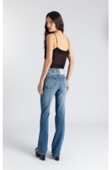 Calça Jeans Stretch Flare Lav.Gisele Médio C/ Grampo