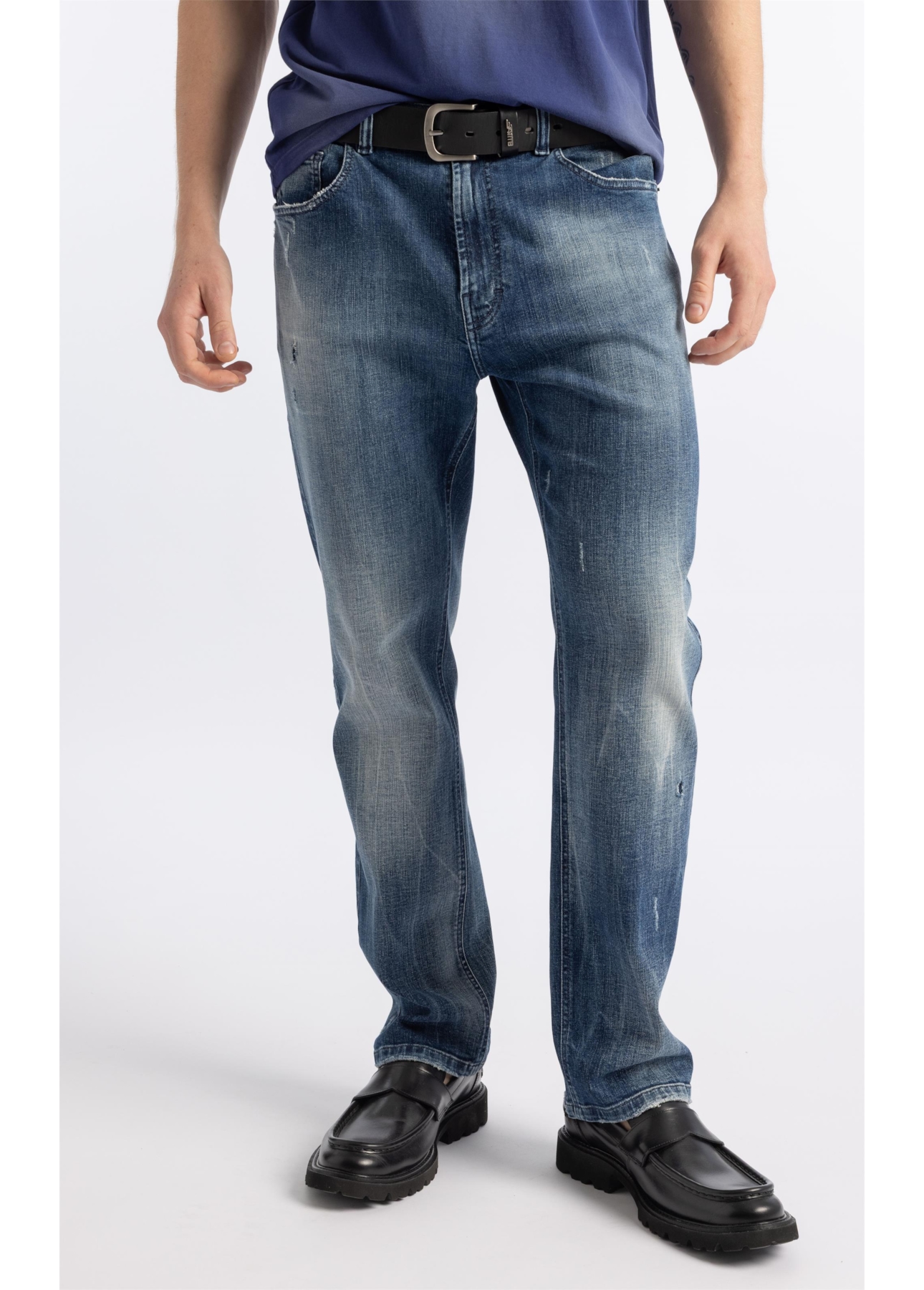 Calça Jeans  Stretch Skinny Lav. Médio C/ Tie Dye e Puídos