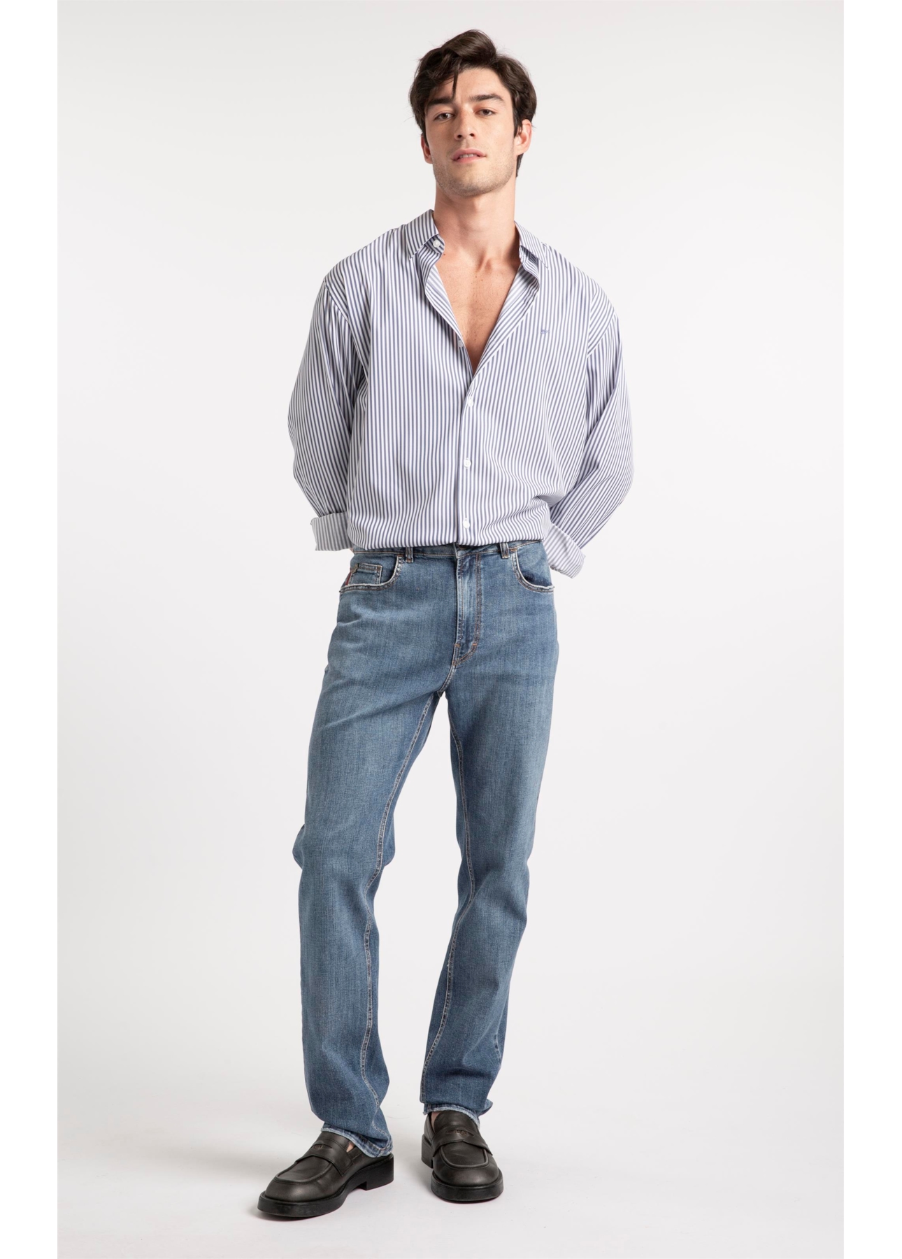 Calça Jeans Stretch Slim Lav. Medio C/ Grampos