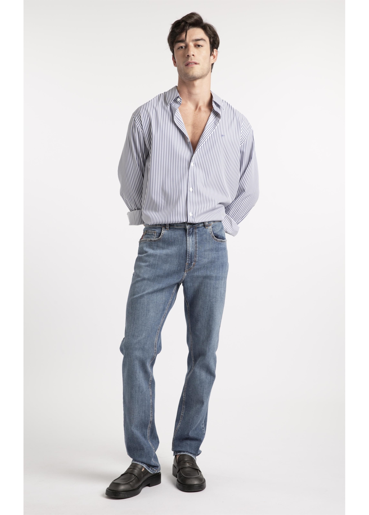 Calça Jeans Stretch Slim Lav. Medio C/ Grampos