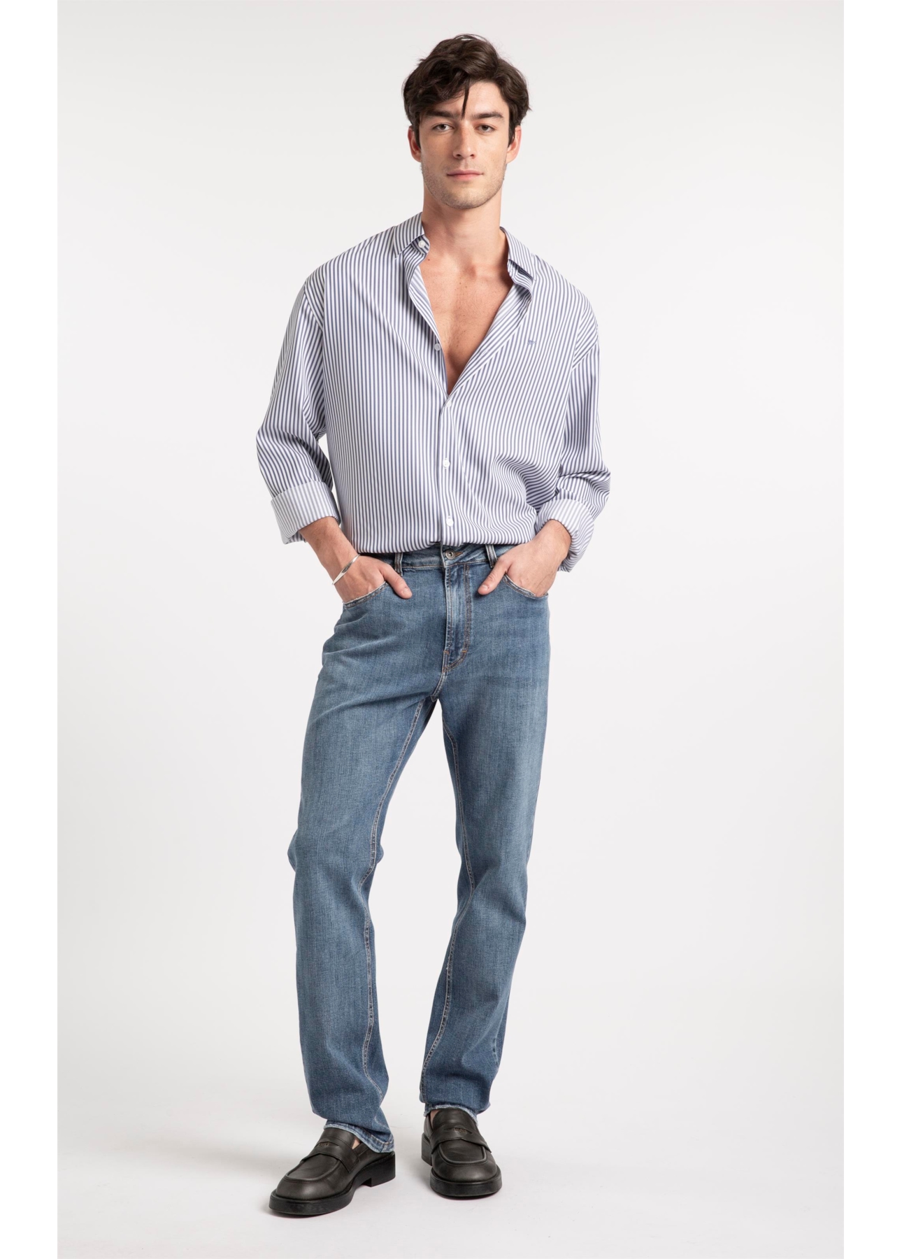 Calça Jeans Stretch Slim Lav. Medio C/ Grampos