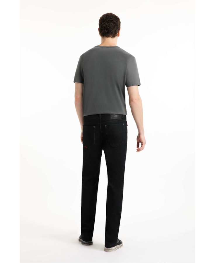 Calça Jogging Black Straight Lav.Amaciado C/ Resina