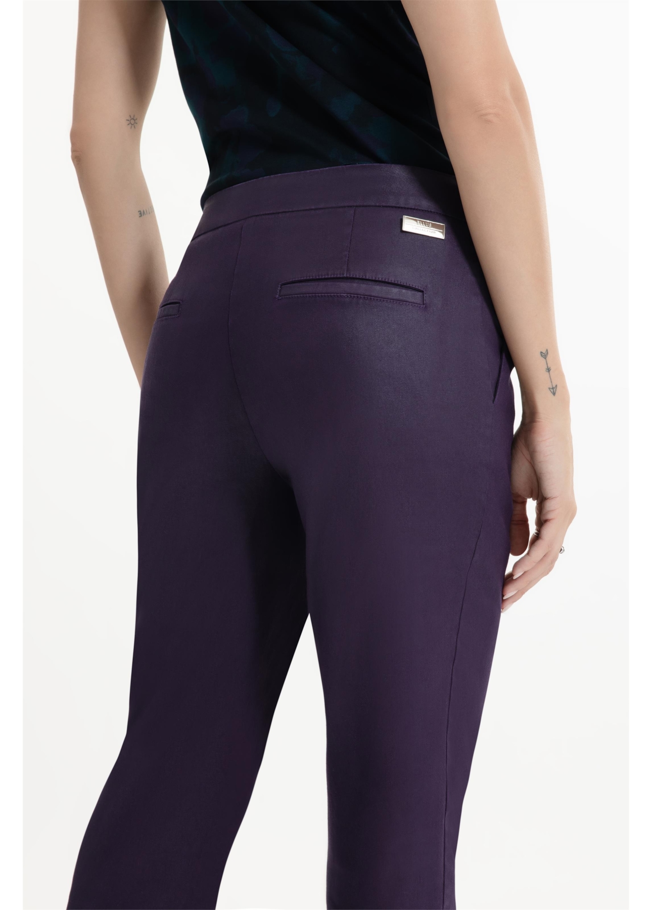 Calça Leather Denim Buckle Carrot Beringela