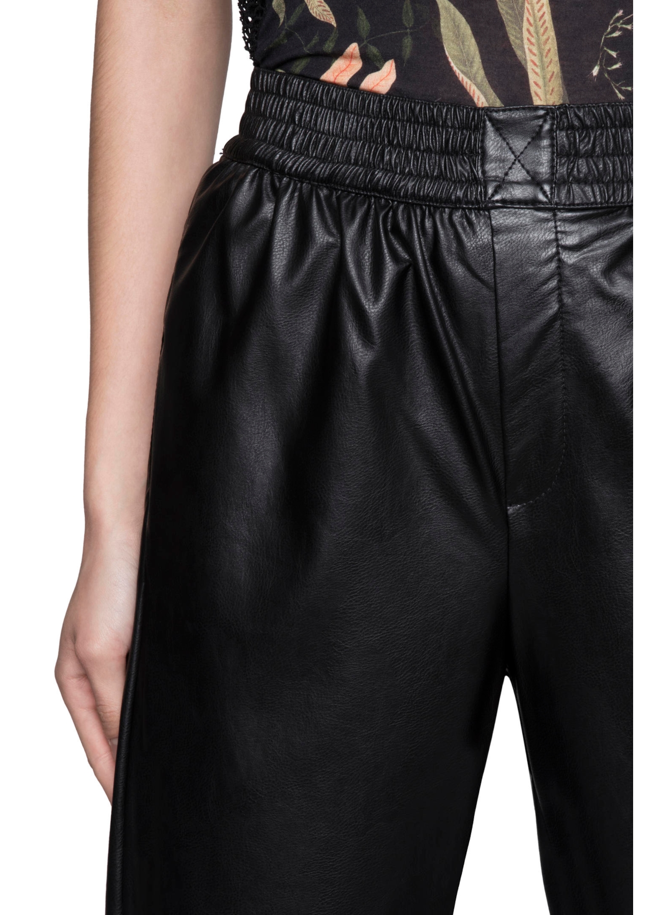 Calça Leather Skin Relax Preto