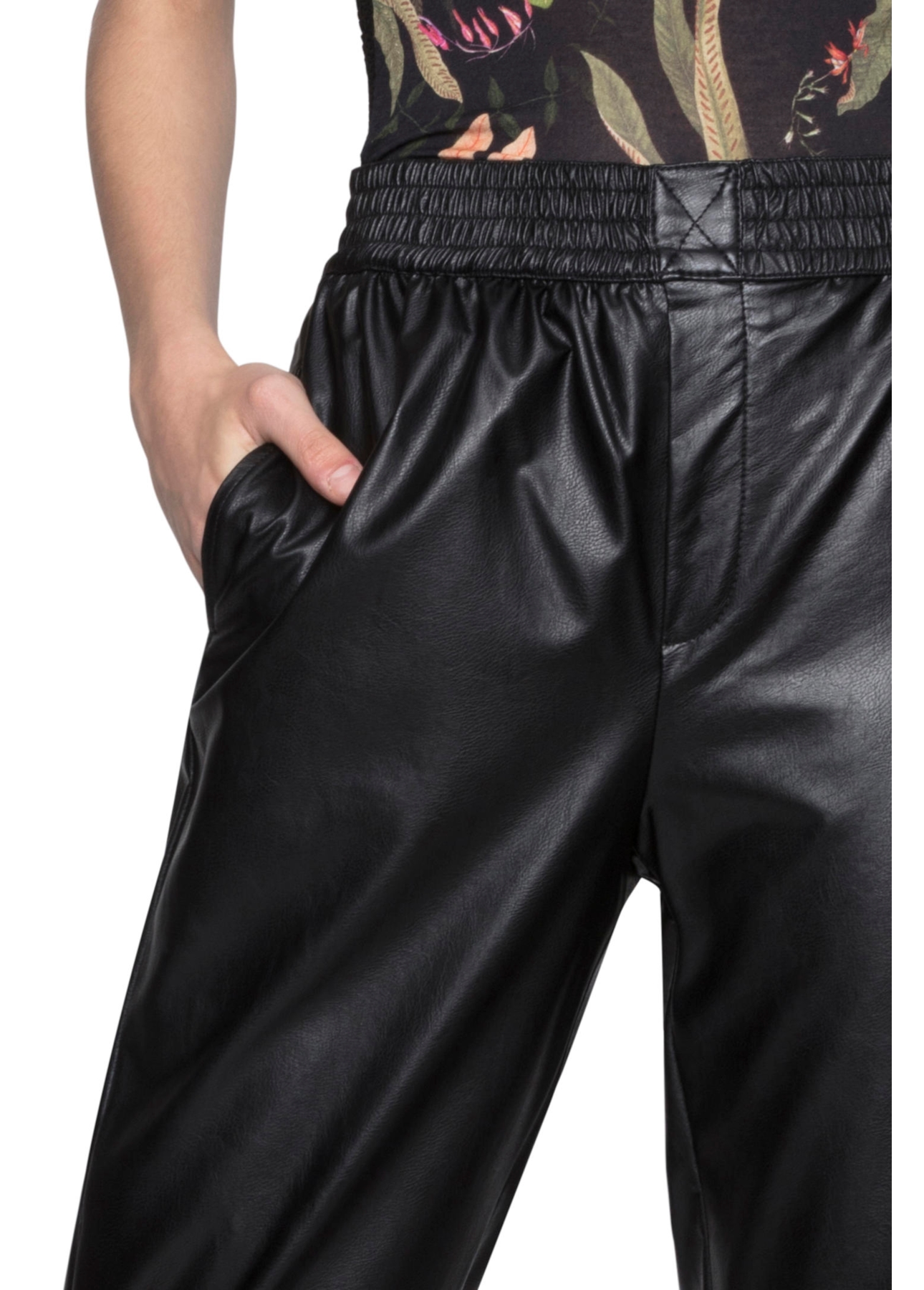 Calça Leather Skin Relax Preto