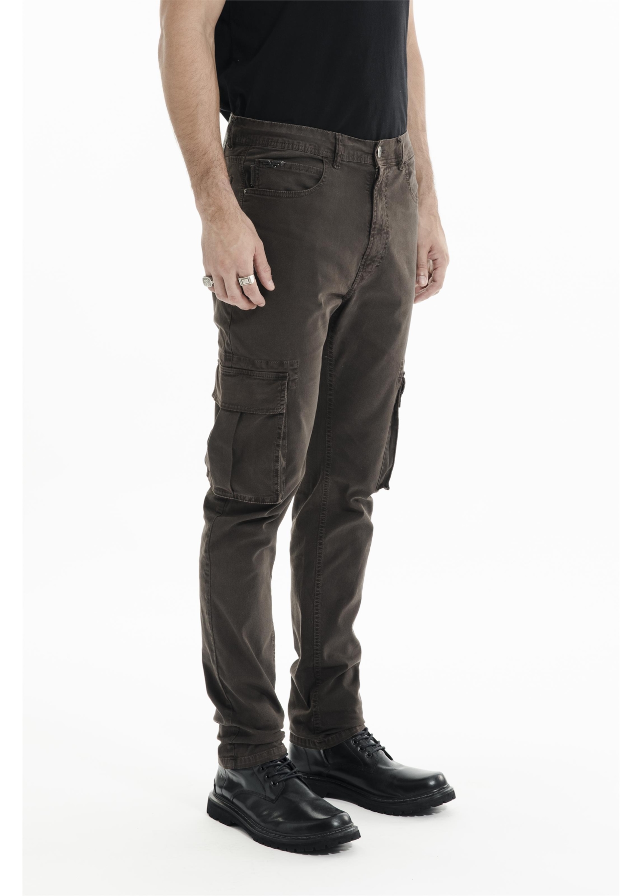 Calça Sarja Diagonal Slim Cargo Marrom Escuro