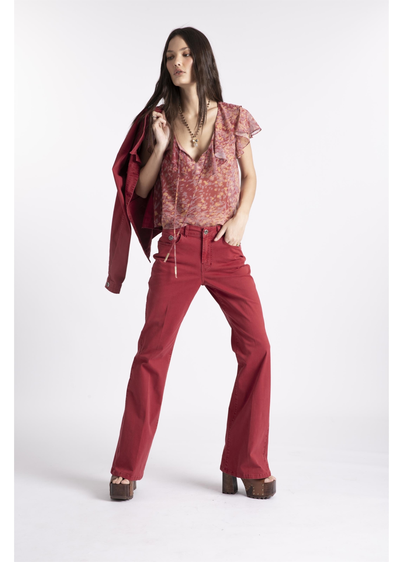 Calça Sarja Rain Flare Vinho