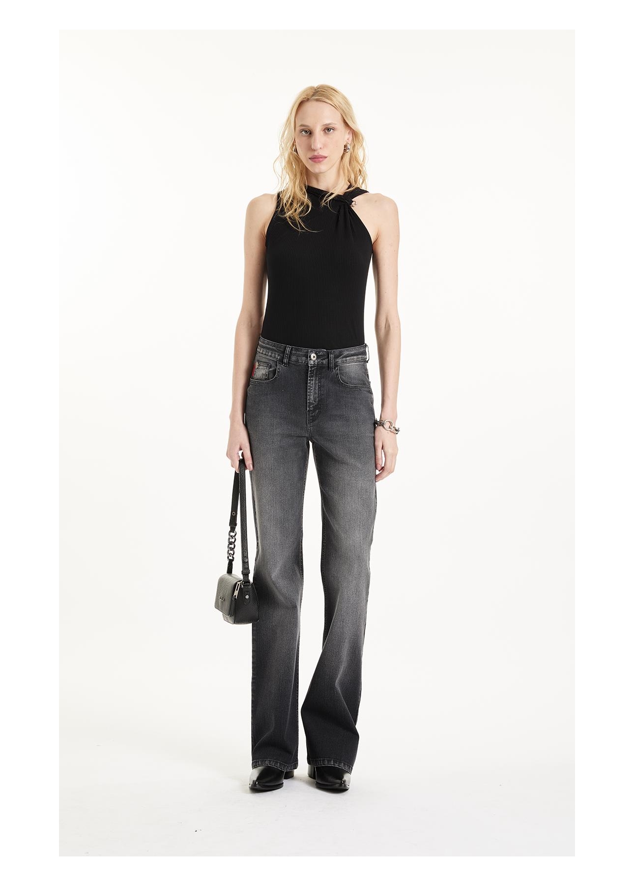 Calça Sprouting Black Gisele Flare Lav. 1935 - Escuro C/Used