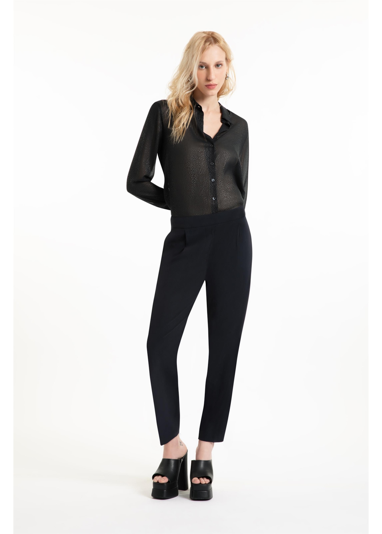 Calça Tailoring Carrot Dark Navy