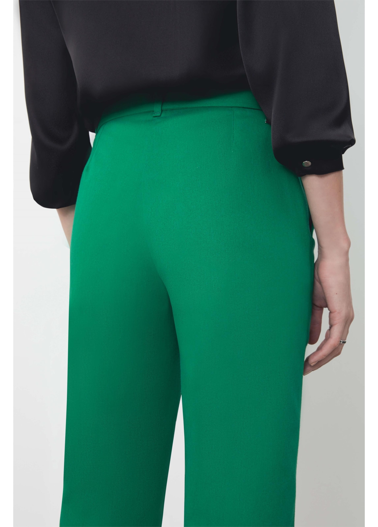 Calca Tega Carrot Pants Verde