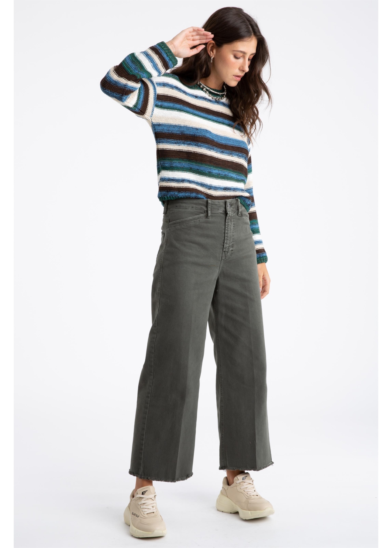 Calça Vintade Demim Color Wide Leg Cropped Verde Oliva