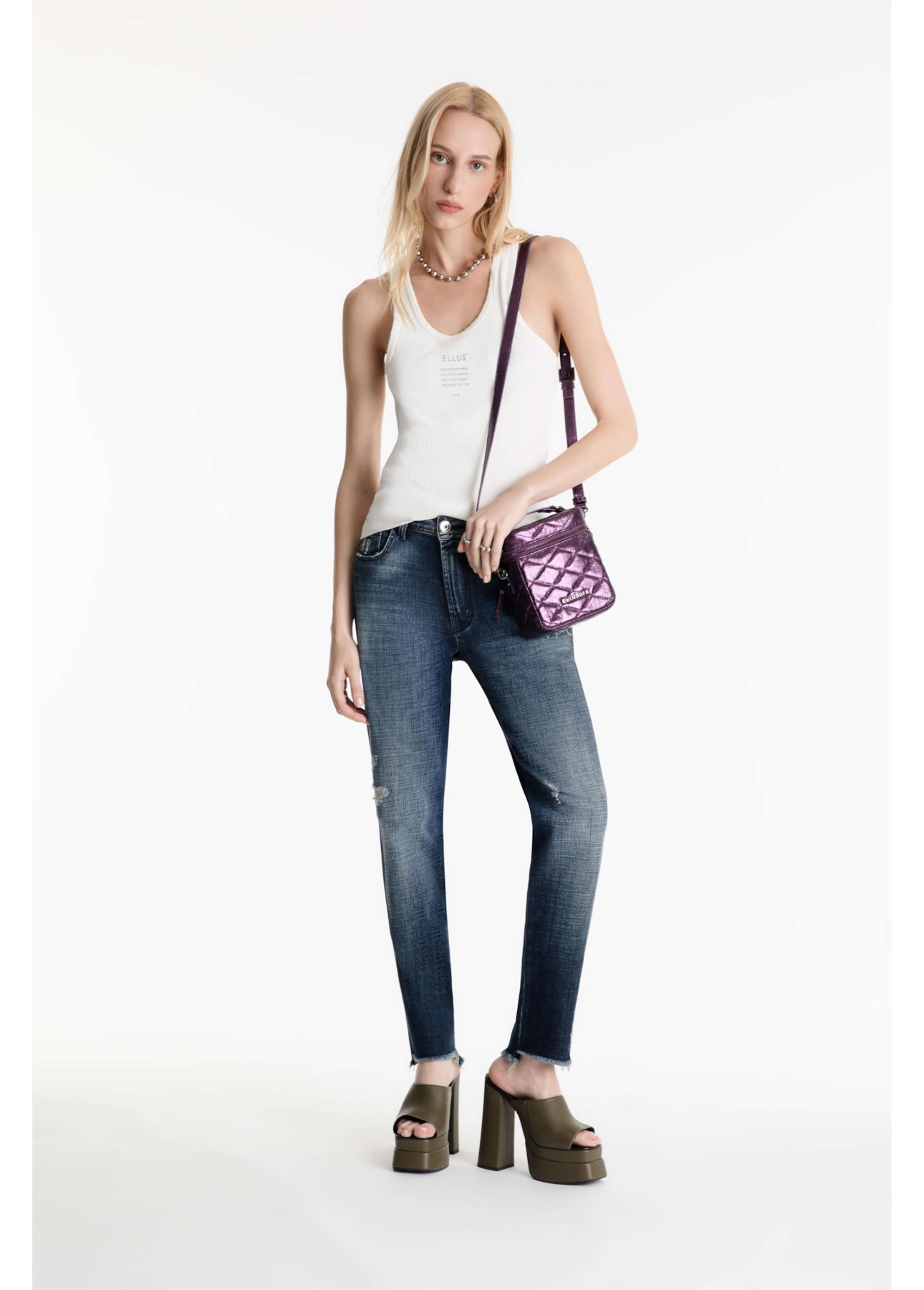 Calça Visco Indigo Elastic Mom 1885-Lav.Esc.C/ Cerzidos